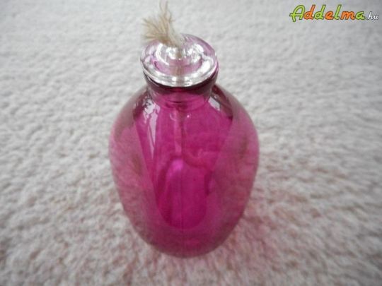 Hangulatos, modern megjelenésű pink olajmécses