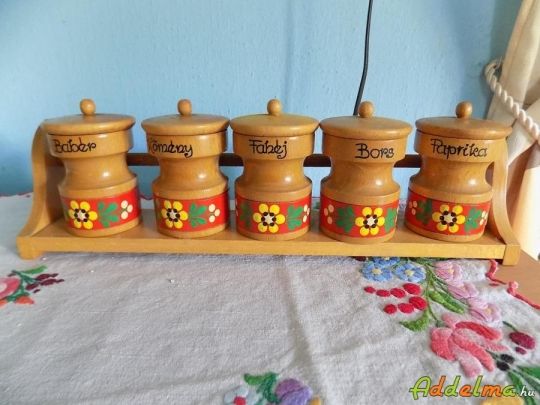 Fűszertartó