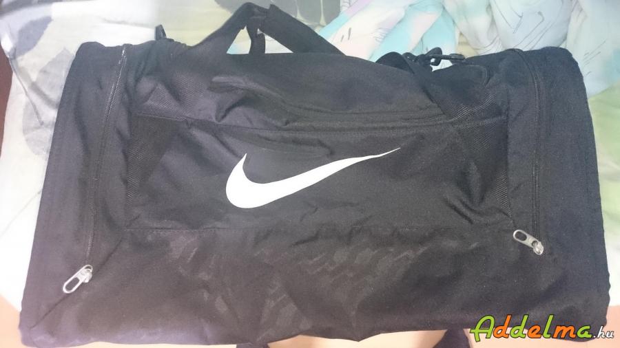 Nike utazo táska