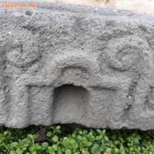 Gyűjtő vásárol szobrot