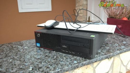 Fujitsi Esprimo E900 második generációs i3 processzorral