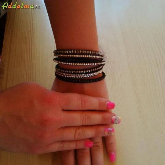 Eladó swarovski replika karkötő! Csillog fekete, ezüst :)