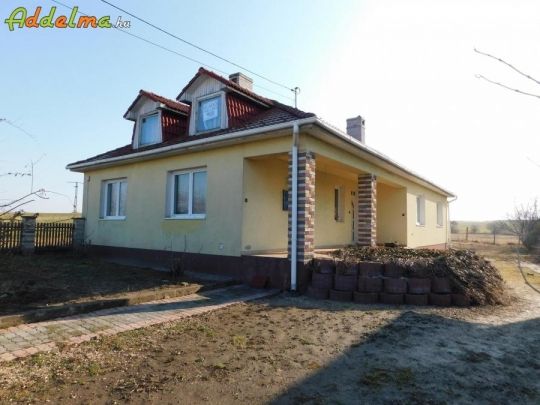 Áresés! Siójuton 4 szobás családi ház eladó