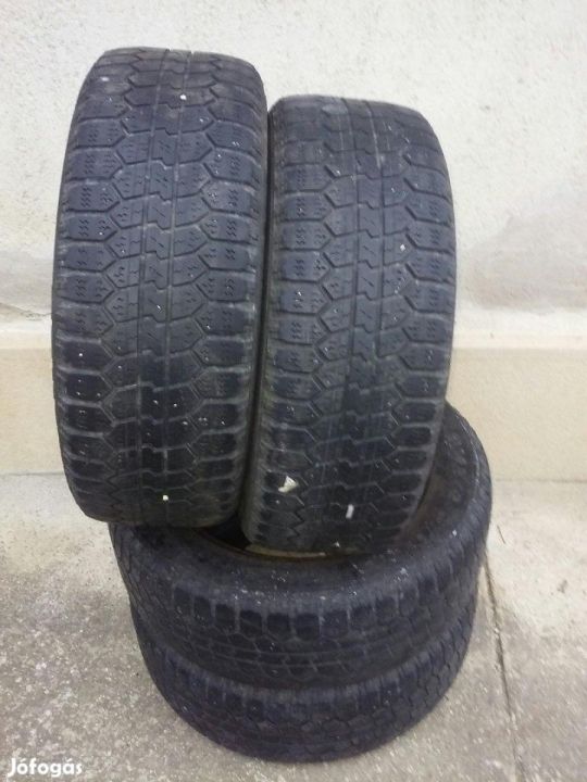 Téligumi szett 205 /60R15
