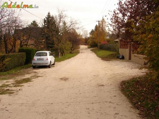 Telek eladó Solymáron.