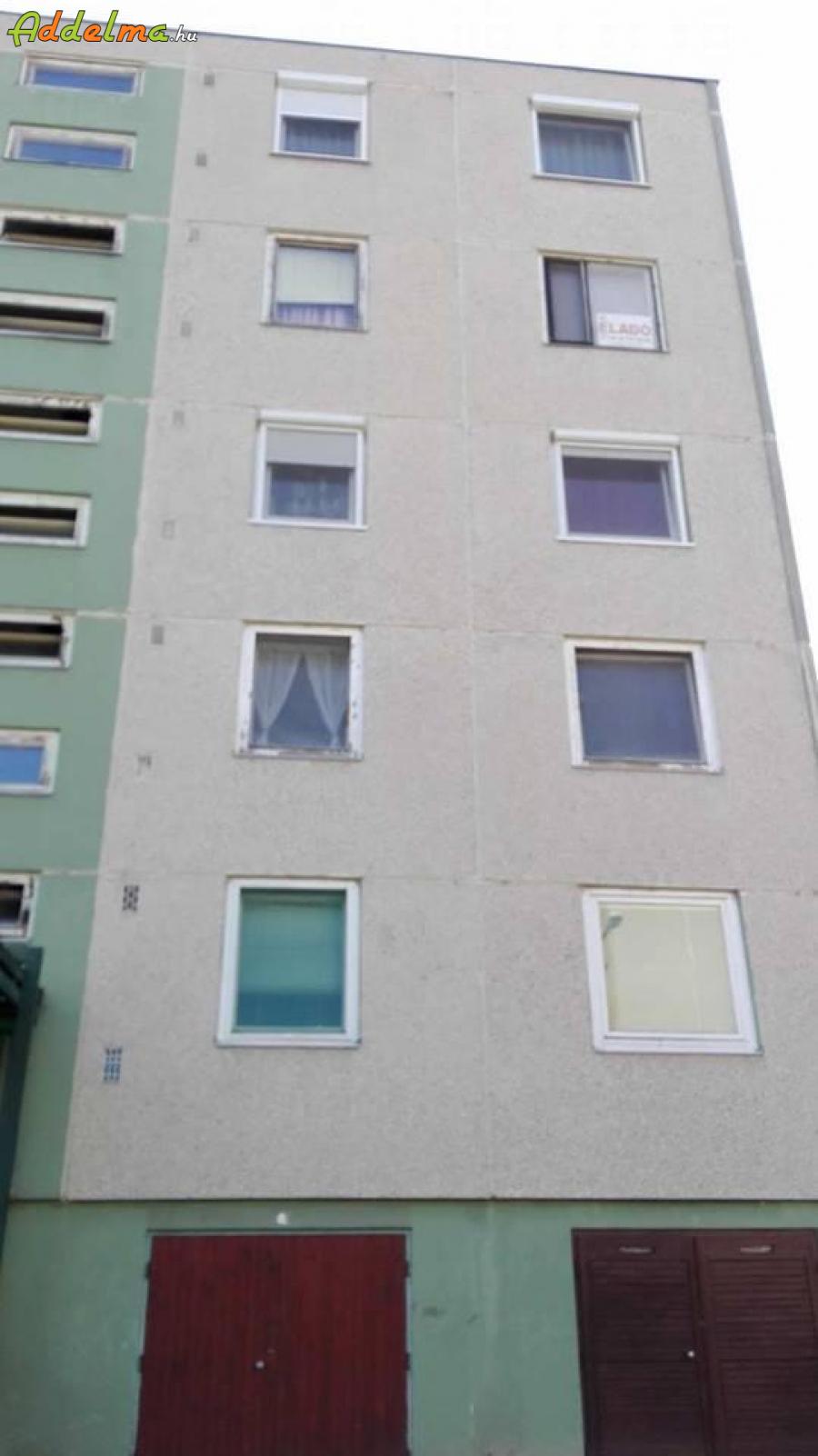 Eladó 55 m²-es panel lakás, Csongrád-Bökény