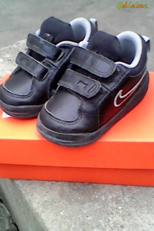 Nike babacipő eladó!