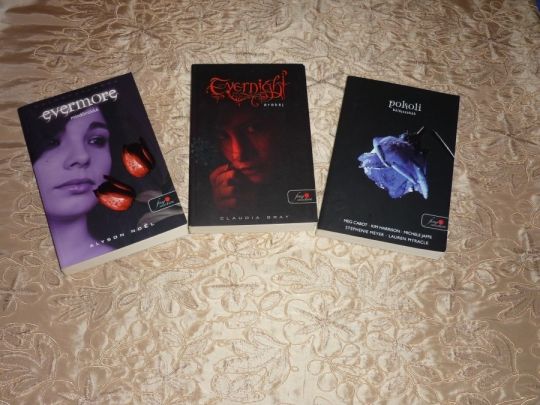 Új - Meg Cabot.: Pokoli báléjszakák - fantasy könyv