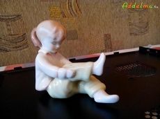 PORCELÁN FIGURA