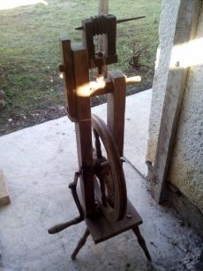 Régi fa rokka eladó
