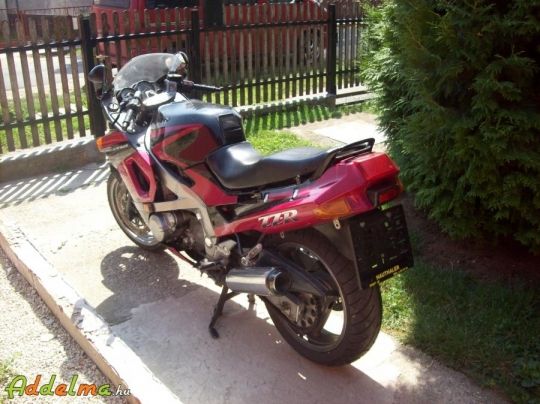 Kawasaki zz-r 500. nagyon szép gyári állapotban
