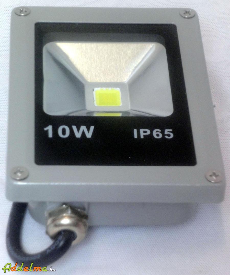 10W-os, energiatakarékos LED reflektor