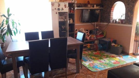 Családi ház eladó. Falusi CSOK igényelhető.