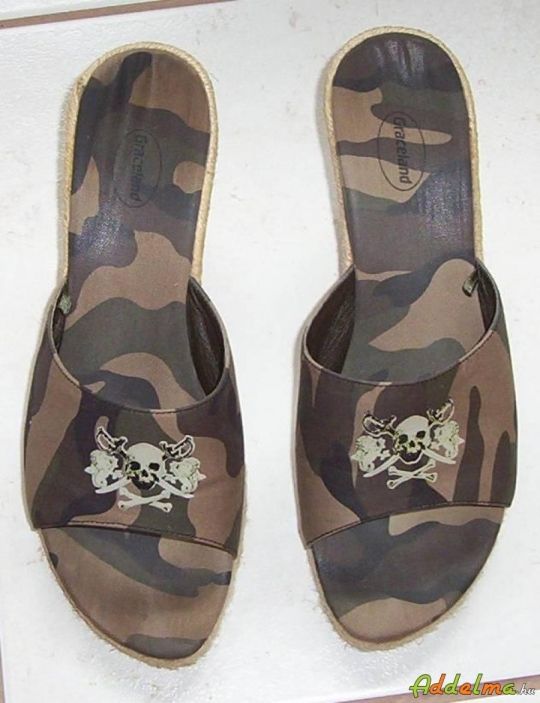 Military női papucs eladó 39