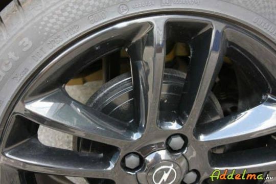 Opel corsa D felni gumival