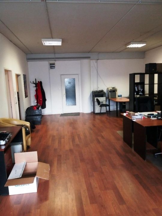 III. kiadó  I.e 100 m2 -es 4 helységből álló iroda!