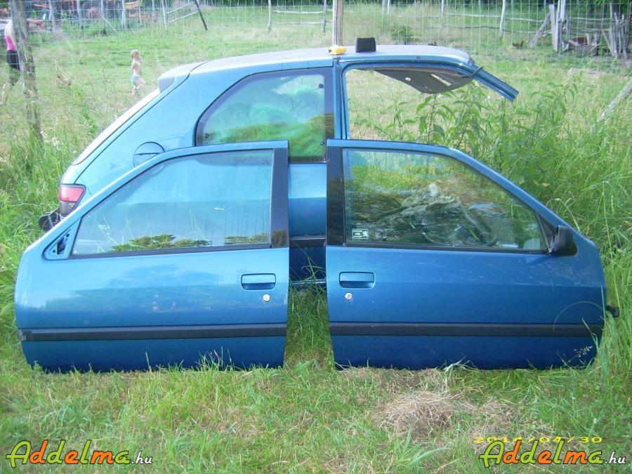 Peugeot 306 hátulja - ajtó hátsólámpa ablak hátsószélvédő