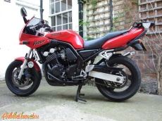 YAMAHA FZS 1000 ÉS FZS 600 CSOMAGTARTÓ KONZOL, OLDALDOBOZ TARTÓ