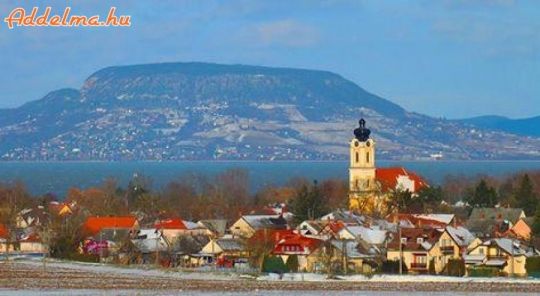 Balatonkeresztúron családi ház kiadó!