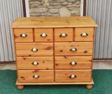 10 fiókos fenyő komód