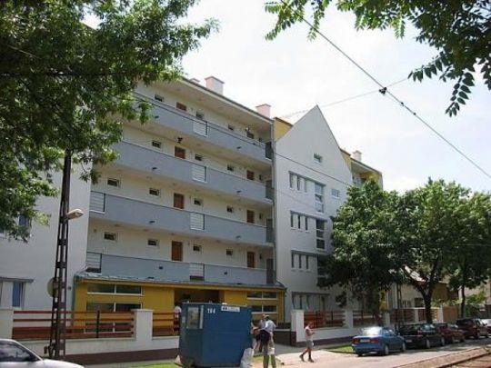 10.kerületben felújított 2 szobás lakás!