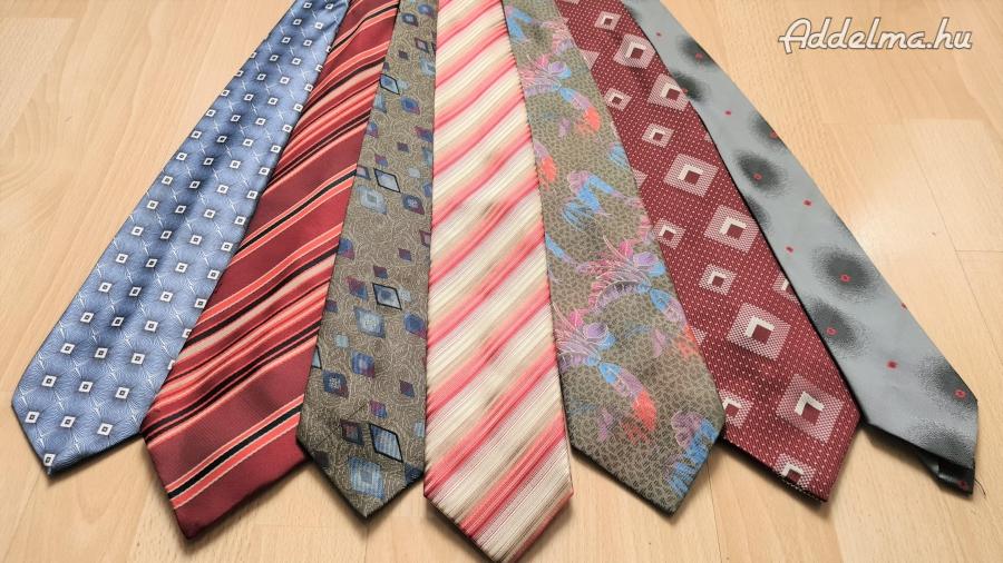Többféle divatos nyakkendő