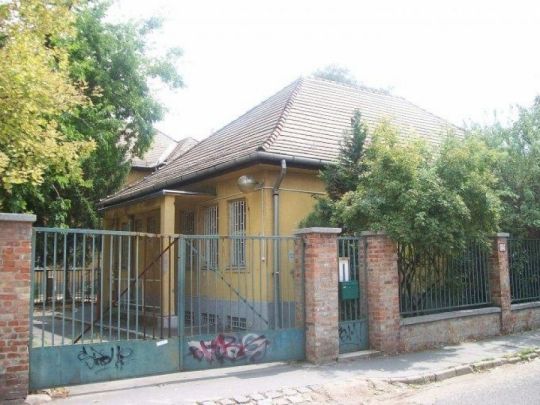 11.kerületben telkes ház kiadó!