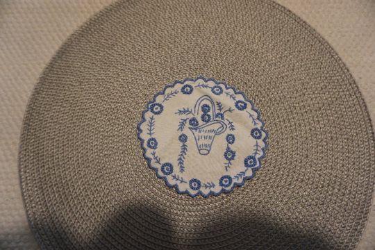 13,5 cm.-es hímzett 