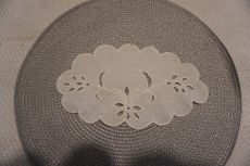 14,5x25,5 cm.-es ellipszis alakú dekoratív terítő eladó
