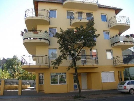 14.kerületben 1 szobás lakás kiadó!
