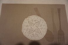 15,5 cm.-es fehér kis kerek csipke alátét terítő eladó.