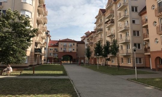 16.kerületben felújított 1 szobás lakás kiadó!