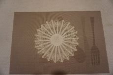 21 cm.-es csipke alátét terítő eladó.