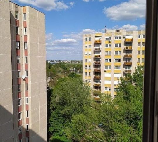 21.kerületben garzon lakás kiadó!