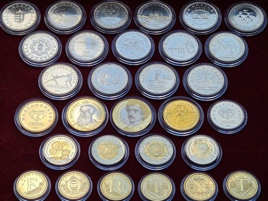 30db különböző magyar emlék forint érme