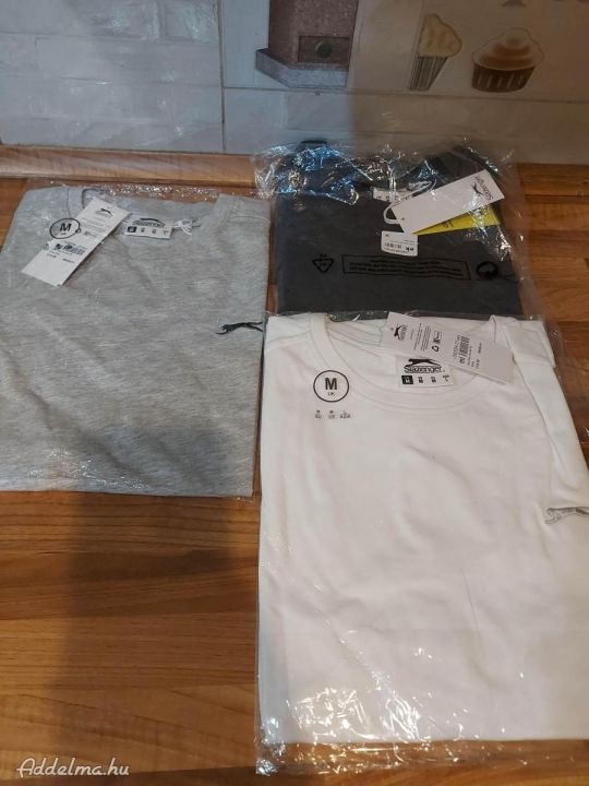 3 db új, eredeti, férfi Slazenger póló M-es méret
