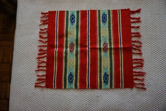 33x45 cm.-es szőttes terítő eladó.