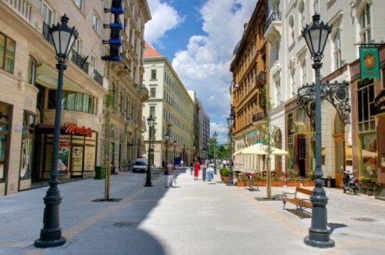 5.kerületben mini garzon kiadó!