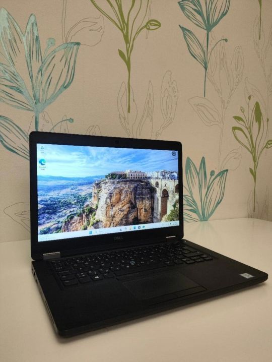 #674B 1600+ új laptop?Vagy ez: Dell Latitude 5300