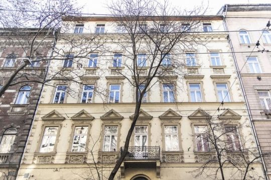 6.kerületben 2 szobás lakás kiadó piaci áron alul!