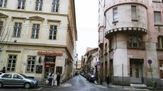 6.kerületben felújított garzon lakás kiadó!