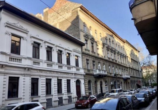 6.kerületben minigarzon kiadó!