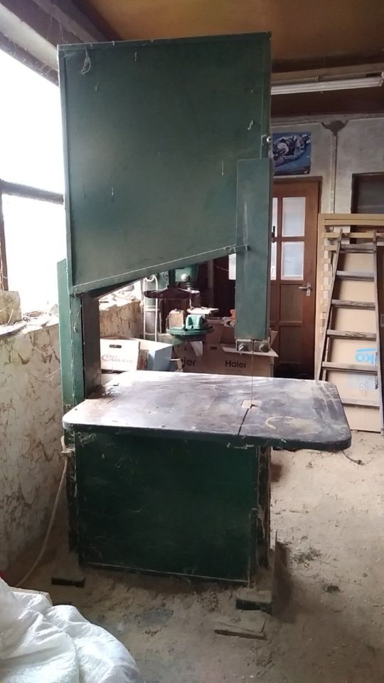 700-as asztalosipari szalagfűrész (3kw-os motorral) eladó