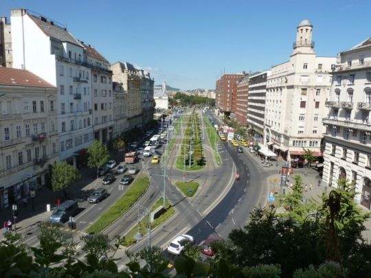 7.kerületben 2 szobás lakás kiadó!