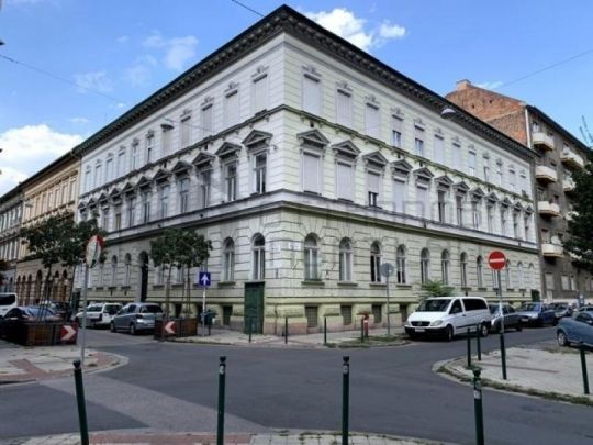 7.kerületben garzon lakás kiadó!