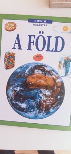 A FÖLD nagy képes ismeretterjesztő könyv