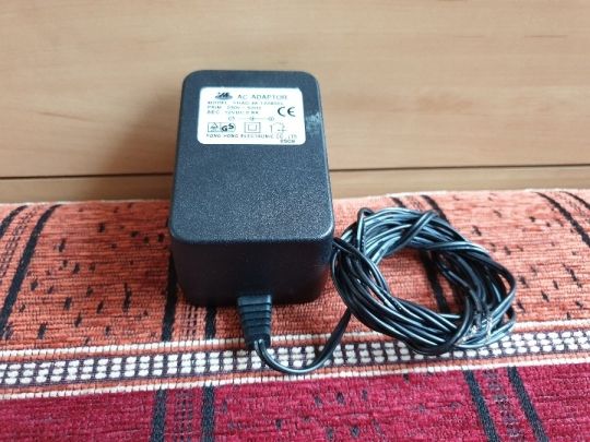 ADAPTER AC-DC táp 12V DC 900mA hibátlan (csatlakozó nélkül)