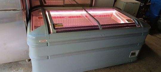 AHT Üvegtetős Tolótetős Mélyhűtőláda Fagyasztóláda
