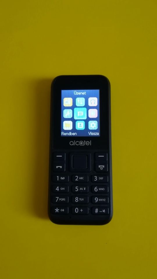 Alcatel 1066g mobil, jó és vodás .