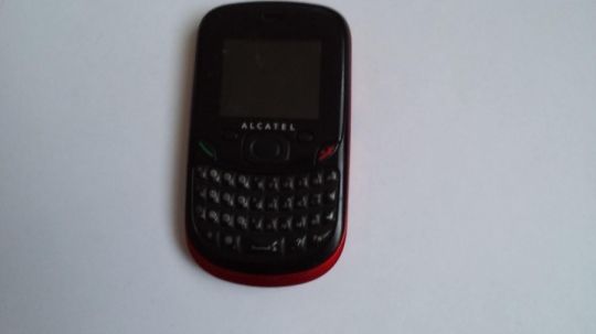 Alcatel 355d telefon  eladó csak fehére villog a kijelző!